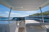 Prestige 590 flybridge helm